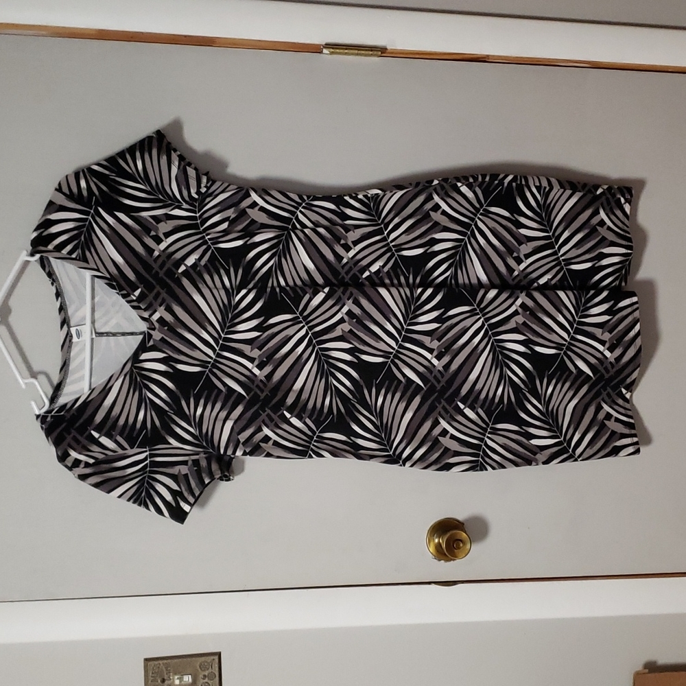 Slip On Dress. Palm Print. Size Large